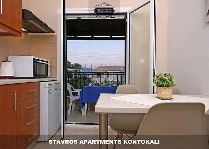 Stavros Next To Gouvia Marina 아파트호텔 3*